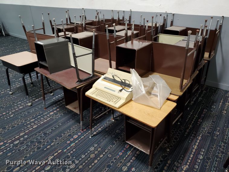 image for item HO9544 Approximately 28 student desks
