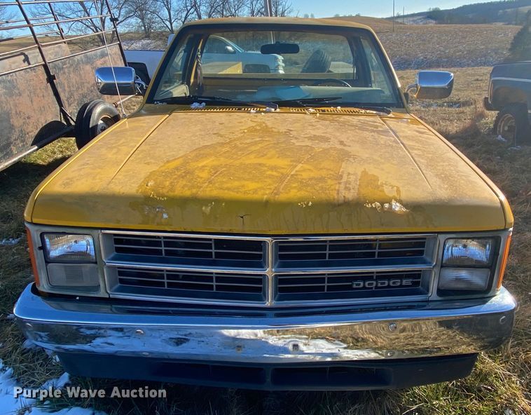 image for item HR9412 1988 Dodge Dakota  utility bed pickup truck