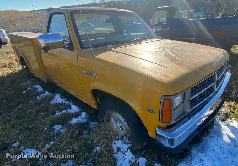 image for item HR9412 1988 Dodge Dakota  utility bed pickup truck
