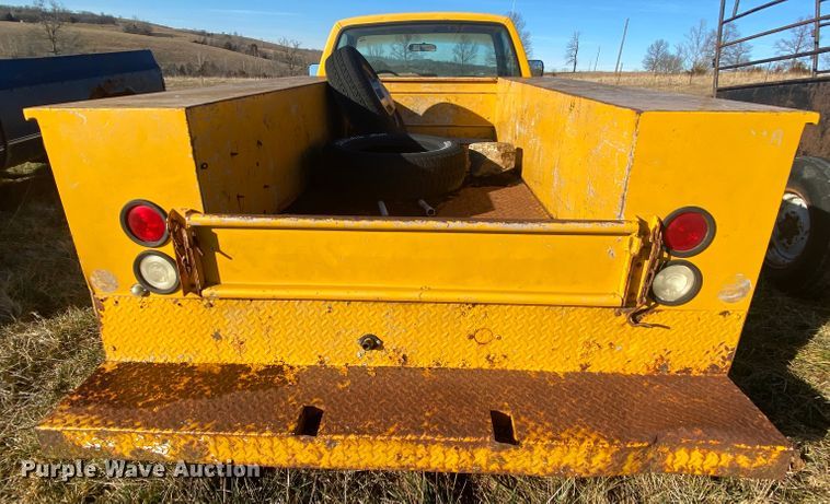 image for item HR9412 1988 Dodge Dakota  utility bed pickup truck