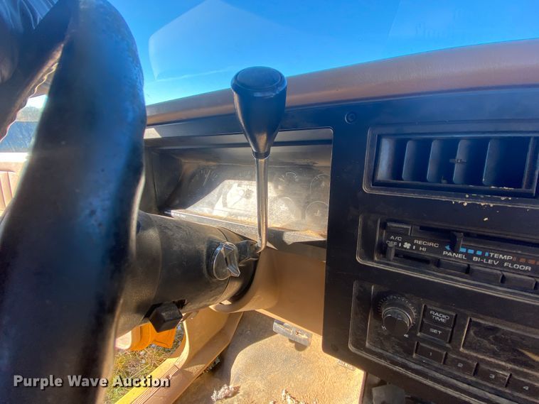 image for item HR9412 1988 Dodge Dakota  utility bed pickup truck