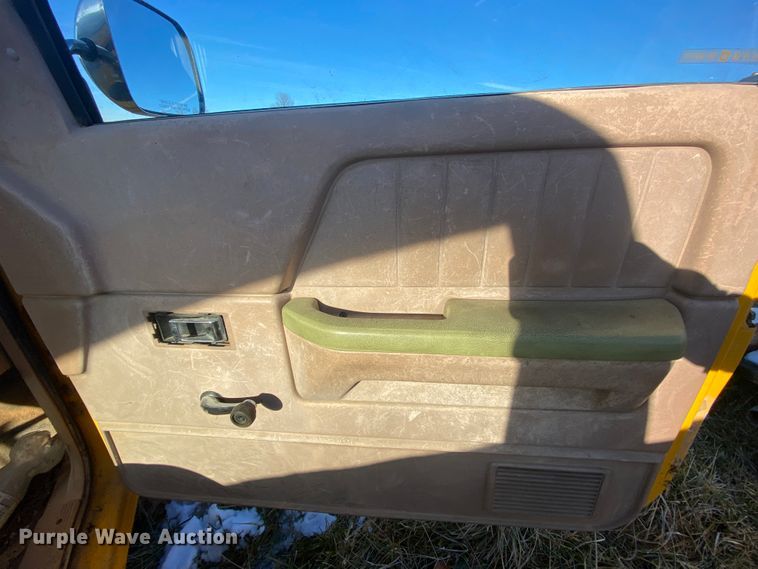 image for item HR9412 1988 Dodge Dakota  utility bed pickup truck
