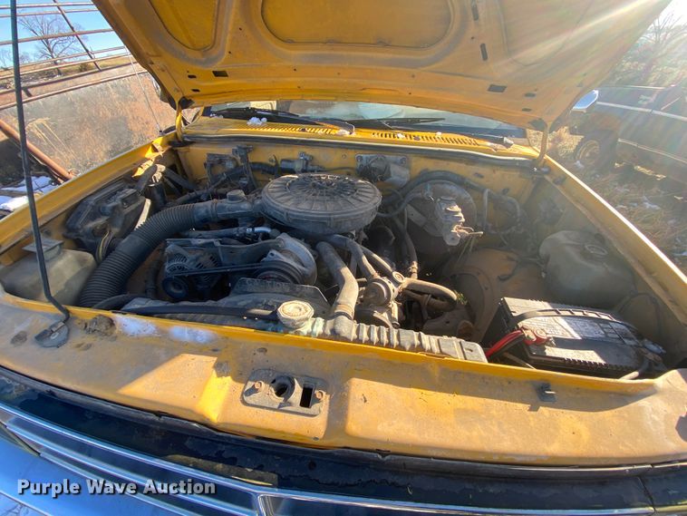 image for item HR9412 1988 Dodge Dakota  utility bed pickup truck