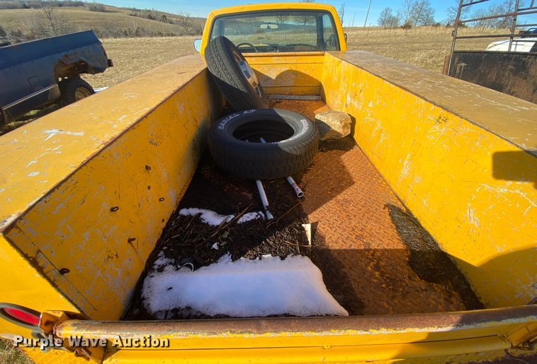 image for item HR9412 1988 Dodge Dakota  utility bed pickup truck