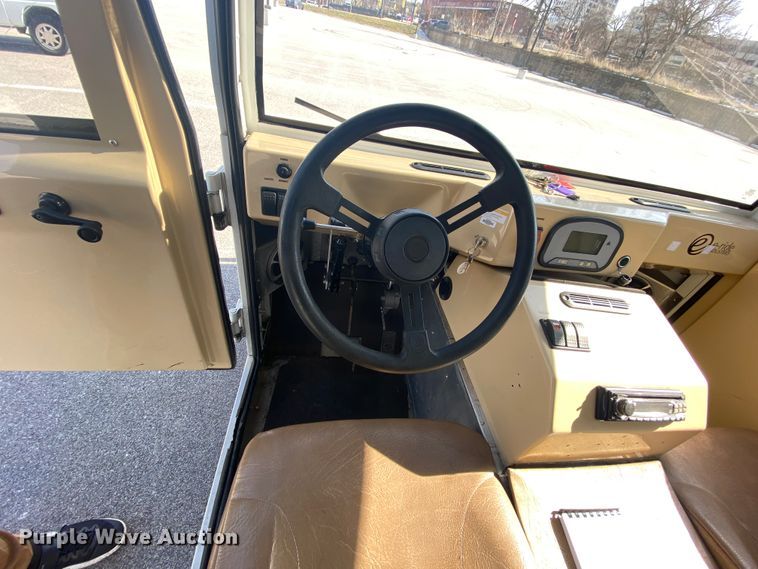 image for item HR9423 2008 E-Ride  utility vehicle