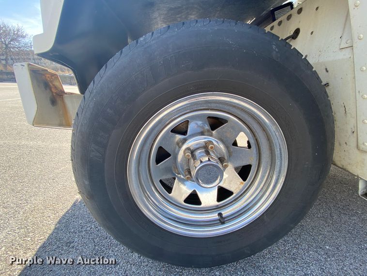 image for item HR9423 2008 E-Ride  utility vehicle