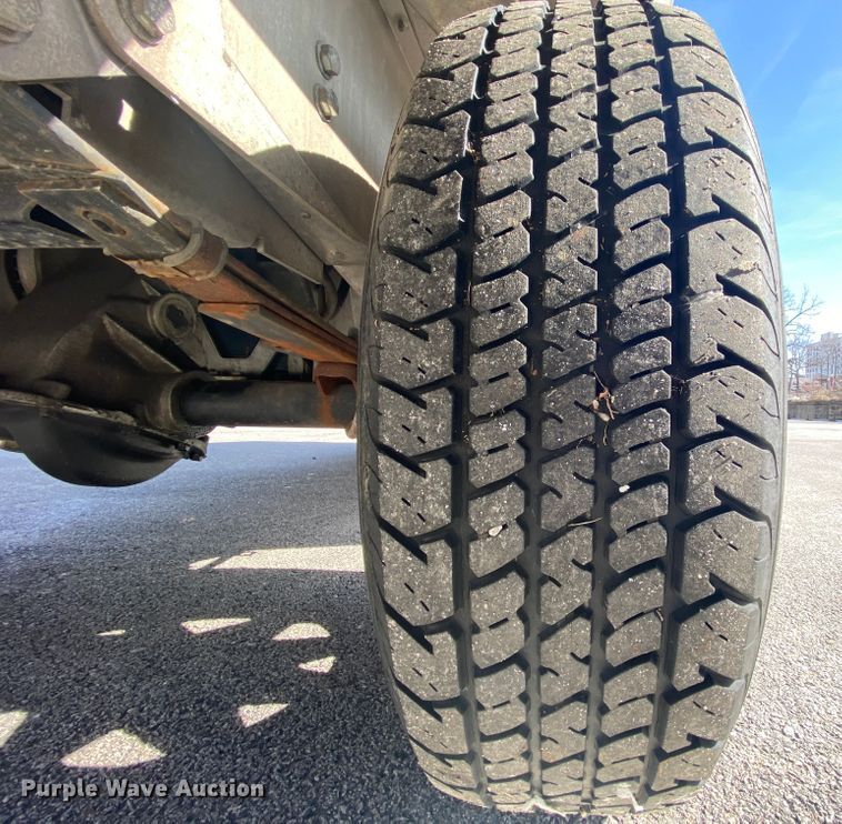 image for item HR9423 2008 E-Ride  utility vehicle