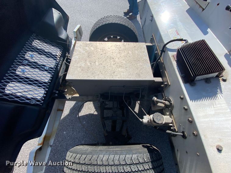 image for item HR9423 2008 E-Ride  utility vehicle