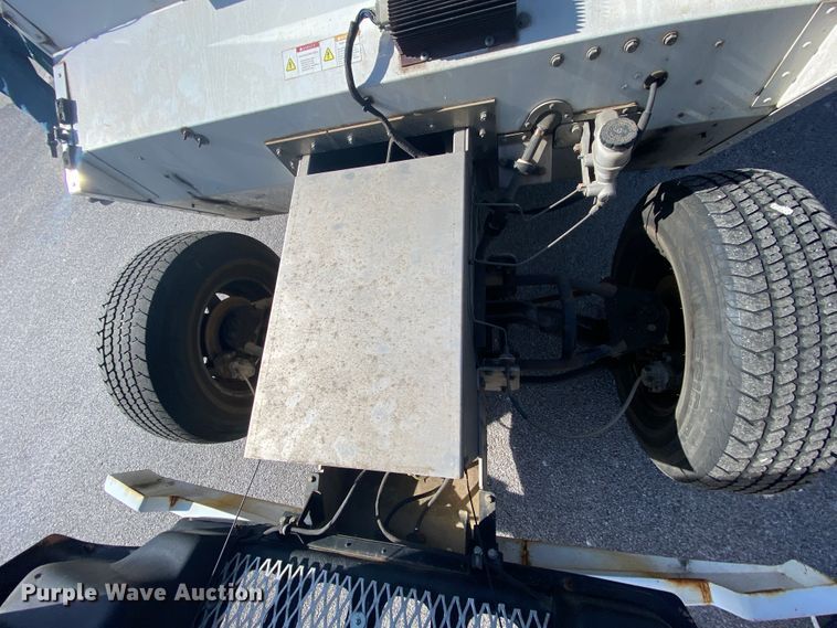 image for item HR9423 2008 E-Ride  utility vehicle