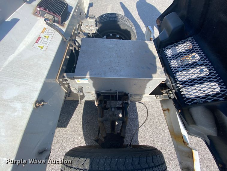 image for item HR9423 2008 E-Ride  utility vehicle