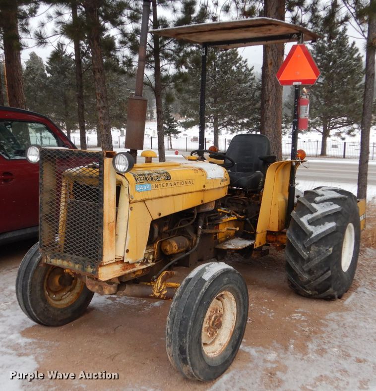 image for item HS9838 International 2444  tractor