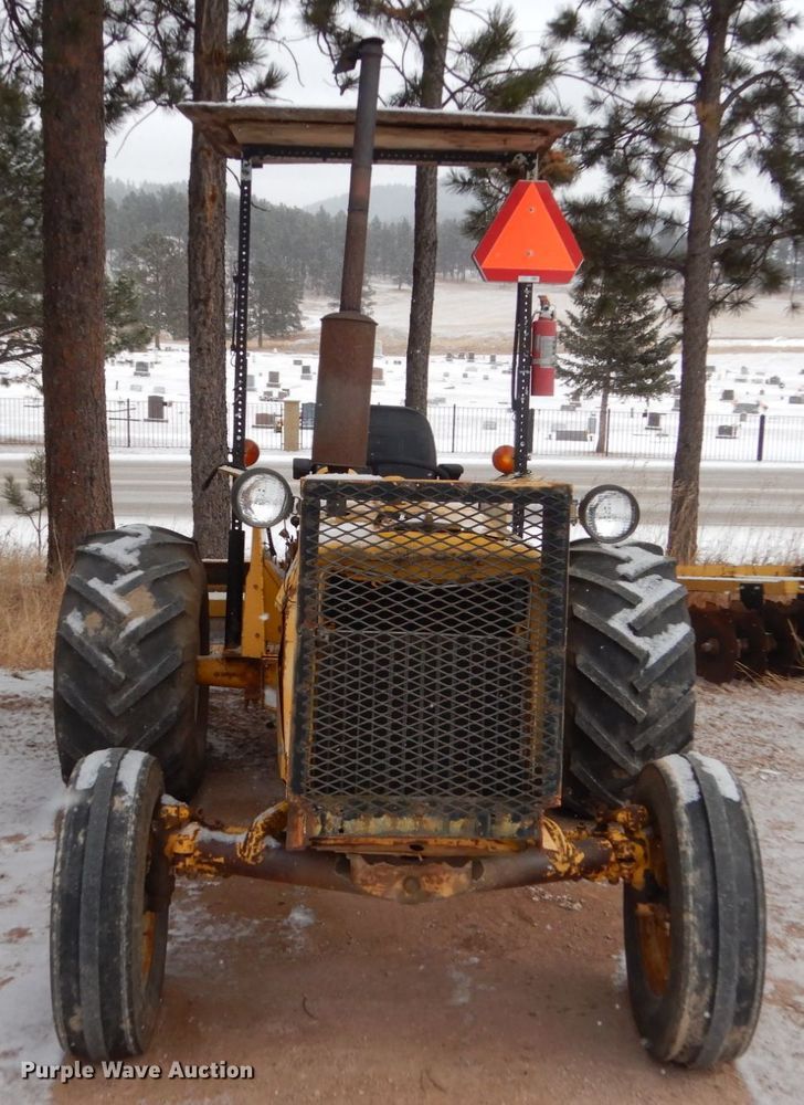 image for item HS9838 International 2444  tractor