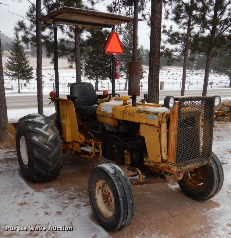 image for item HS9838 International 2444  tractor