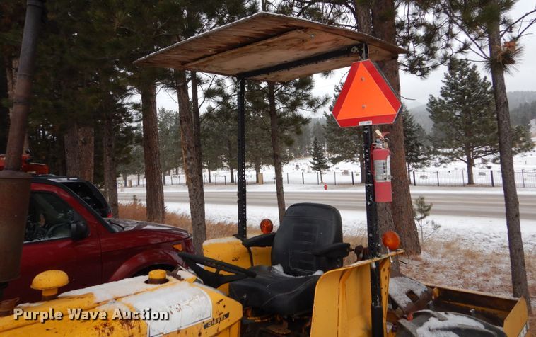 image for item HS9838 International 2444  tractor