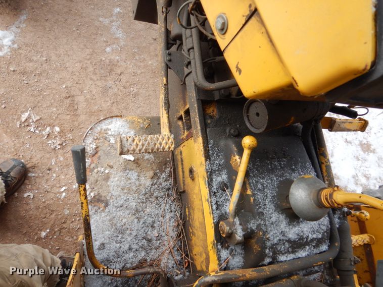 image for item HS9838 International 2444  tractor