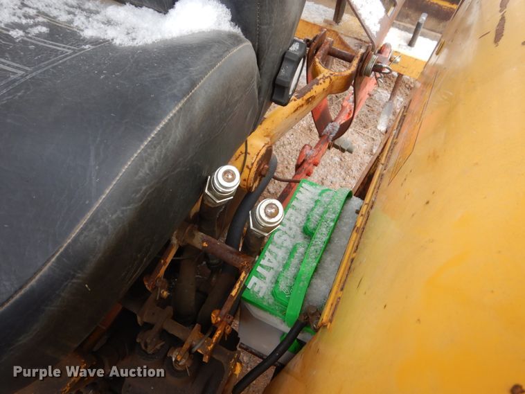 image for item HS9838 International 2444  tractor