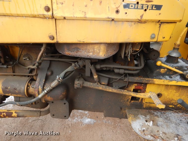 image for item HS9838 International 2444  tractor