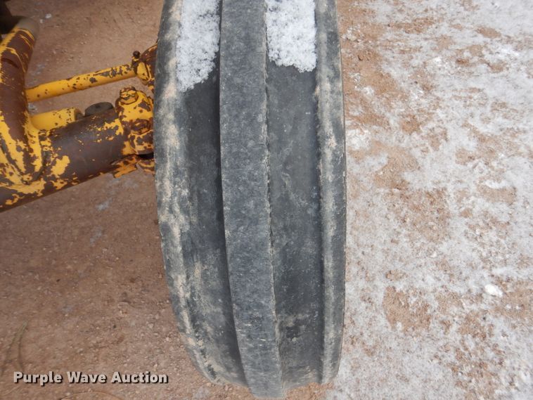 image for item HS9838 International 2444  tractor