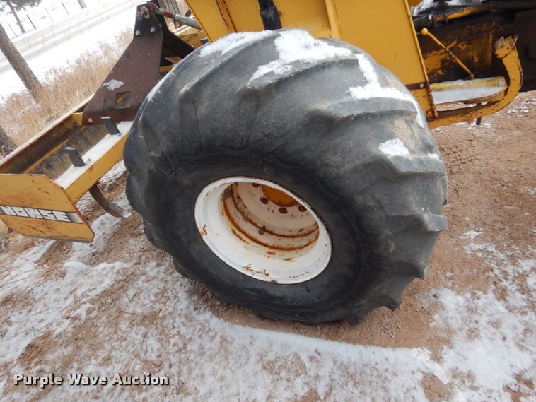 image for item HS9838 International 2444  tractor