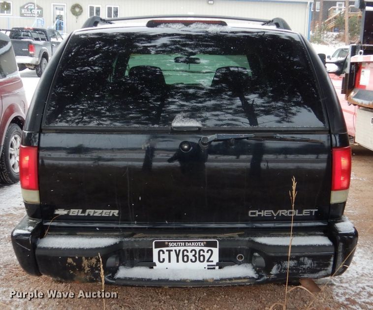 image for item HS9839 2002 Chevrolet Blazer  SUV