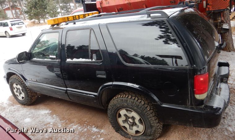 image for item HS9839 2002 Chevrolet Blazer  SUV