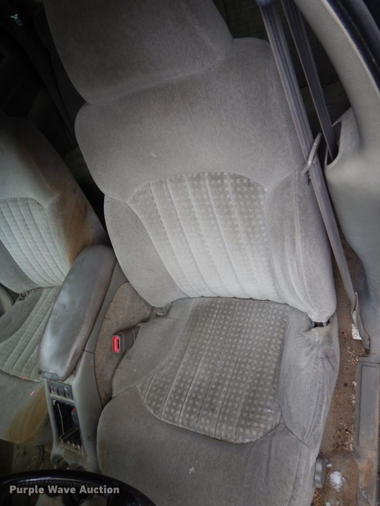 image for item HS9839 2002 Chevrolet Blazer  SUV