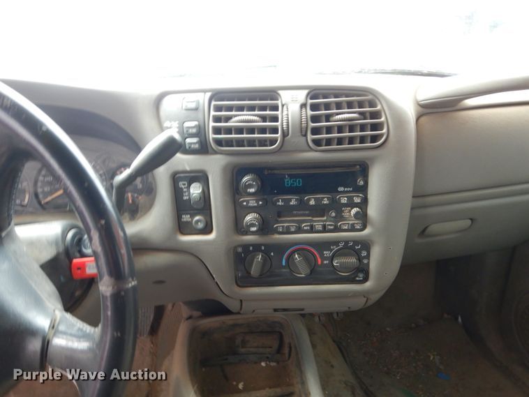 image for item HS9839 2002 Chevrolet Blazer  SUV