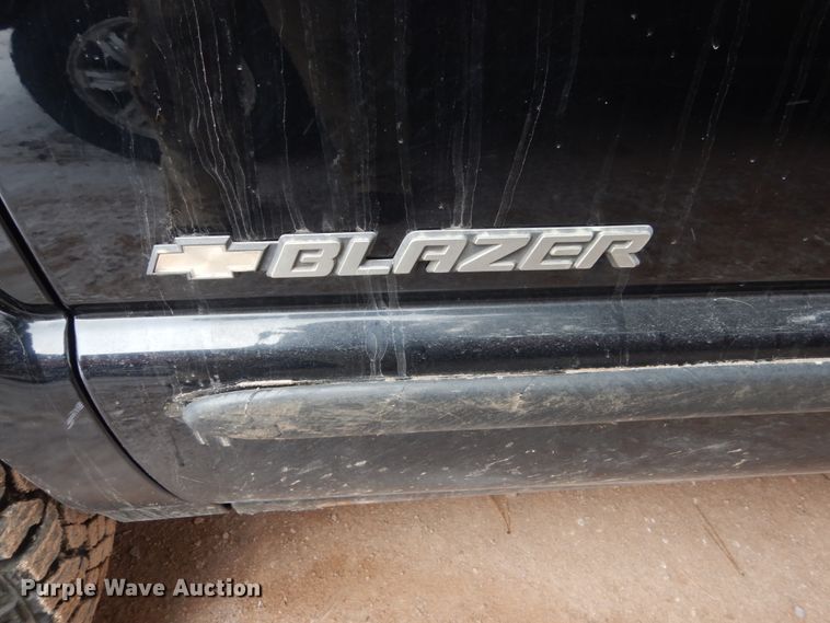 image for item HS9839 2002 Chevrolet Blazer  SUV