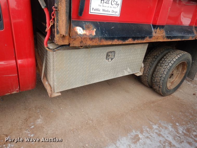 image for item HS9840 2003 Ford F550 Super Duty  dump truck