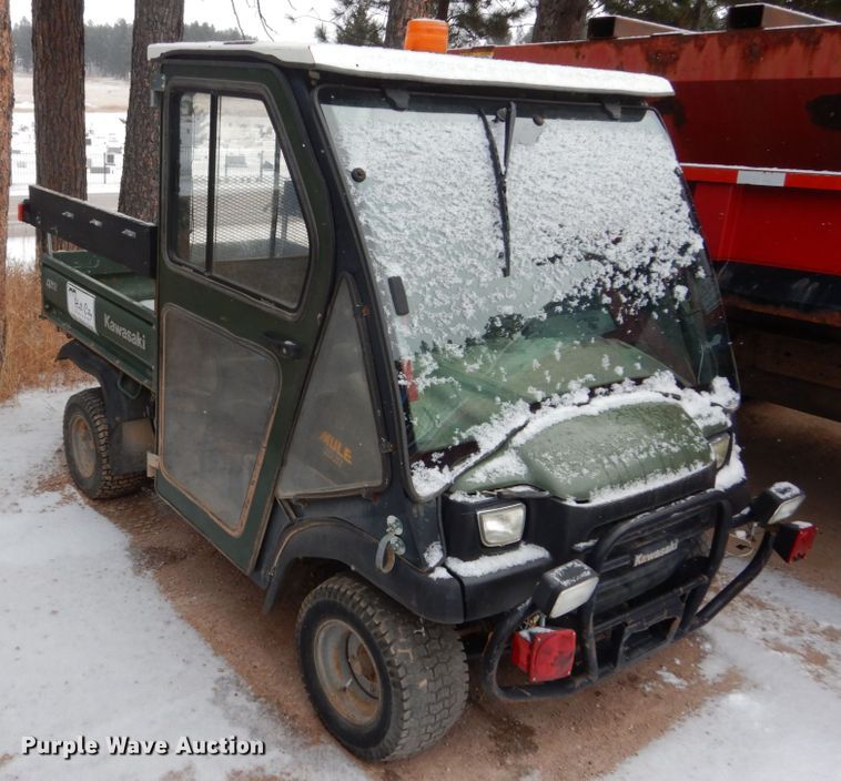 image for item HS9841 2004 Kawasaki Mule 3010  utility vehicle