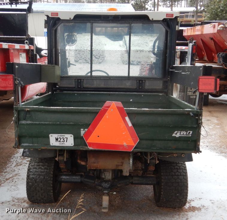 image for item HS9841 2004 Kawasaki Mule 3010  utility vehicle