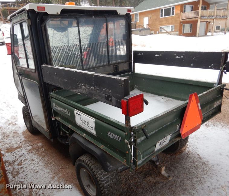 image for item HS9841 2004 Kawasaki Mule 3010  utility vehicle