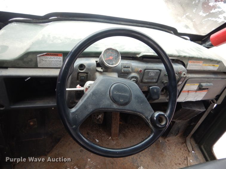 image for item HS9841 2004 Kawasaki Mule 3010  utility vehicle