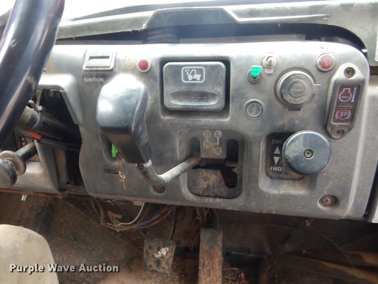 image for item HS9841 2004 Kawasaki Mule 3010  utility vehicle