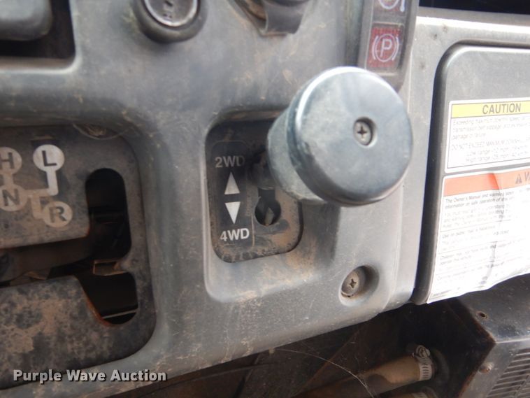 image for item HS9841 2004 Kawasaki Mule 3010  utility vehicle