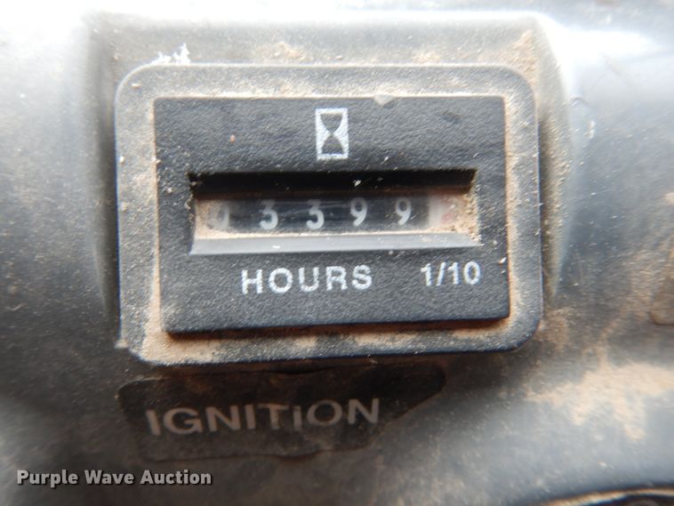 image for item HS9841 2004 Kawasaki Mule 3010  utility vehicle