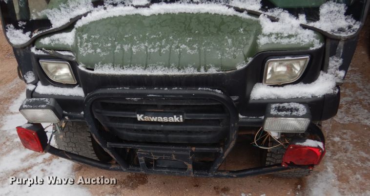 image for item HS9841 2004 Kawasaki Mule 3010  utility vehicle