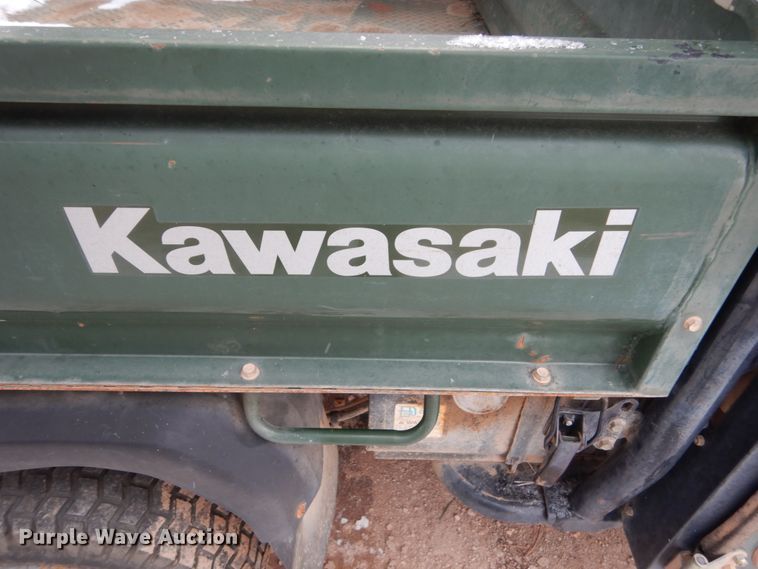 image for item HS9841 2004 Kawasaki Mule 3010  utility vehicle