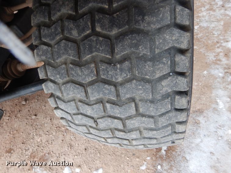 image for item HS9841 2004 Kawasaki Mule 3010  utility vehicle