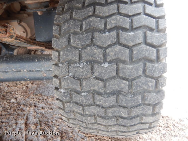 image for item HS9841 2004 Kawasaki Mule 3010  utility vehicle