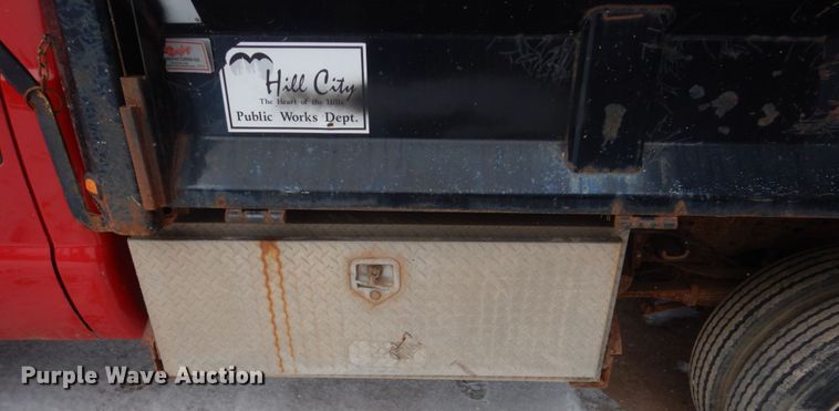 image for item HS9842 2004 Ford F550 Super Duty  dump truck