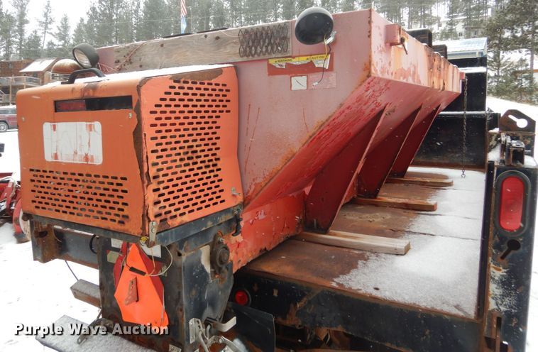 image for item HS9842 2004 Ford F550 Super Duty  dump truck