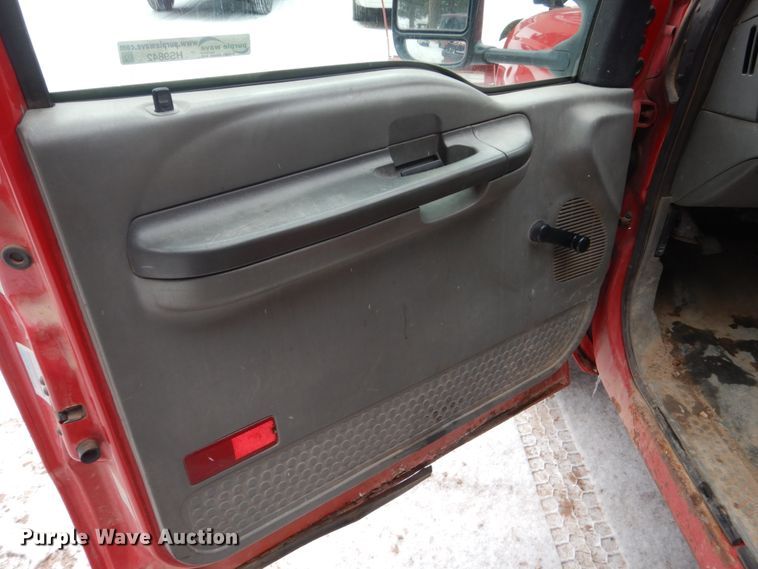 image for item HS9842 2004 Ford F550 Super Duty  dump truck