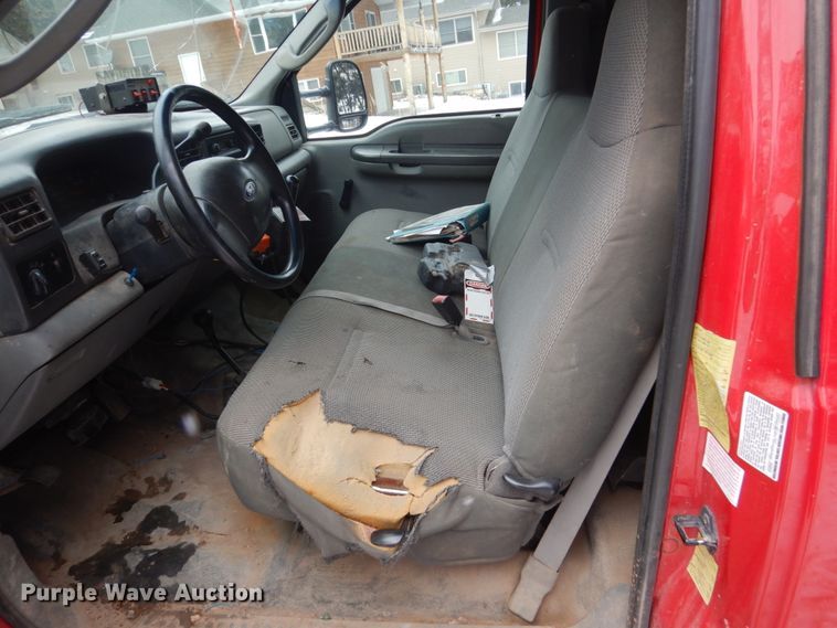 image for item HS9842 2004 Ford F550 Super Duty  dump truck