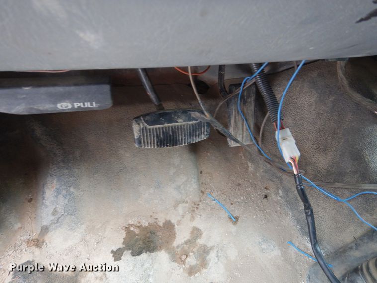 image for item HS9842 2004 Ford F550 Super Duty  dump truck