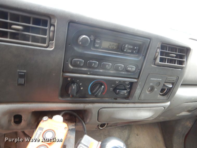 image for item HS9842 2004 Ford F550 Super Duty  dump truck