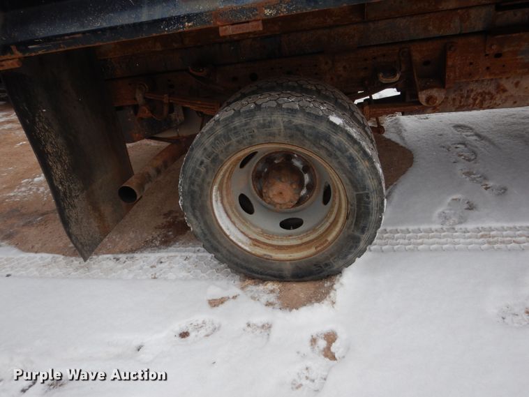 image for item HS9842 2004 Ford F550 Super Duty  dump truck