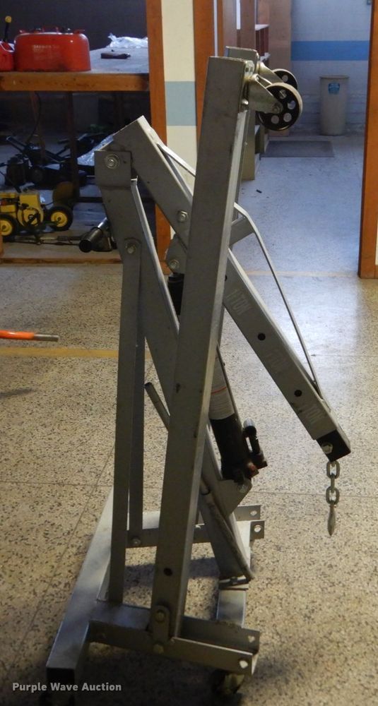 image for item HS9875 Engine hoist