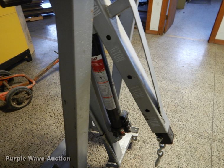 image for item HS9875 Engine hoist