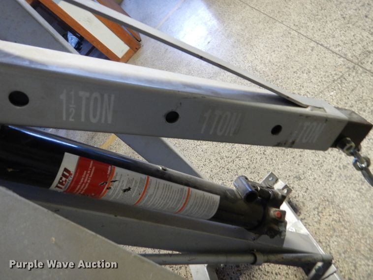 image for item HS9875 Engine hoist